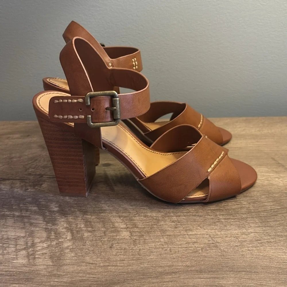 Crown Vintage Tan High Heel Sandals Size 6.5M